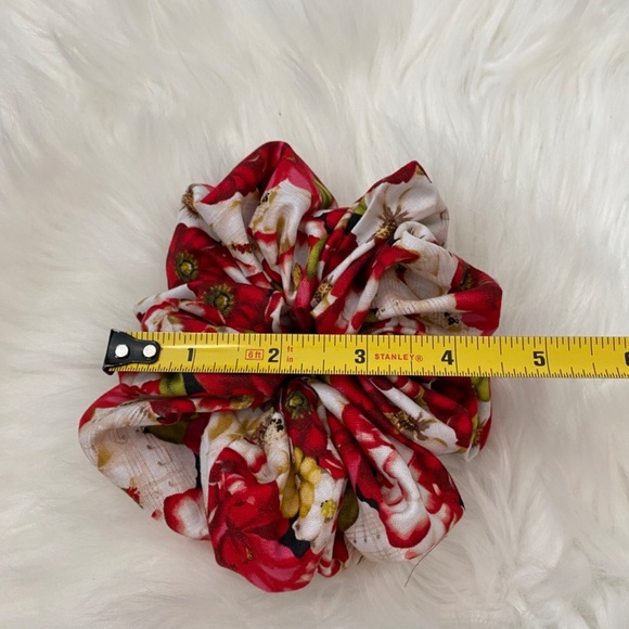 Floral Hair Scrunchie. Multicolor. Medium - Picture 10 of 10